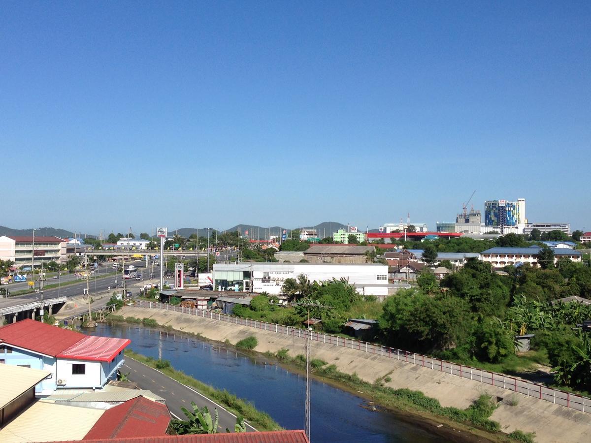 Aparthotel Modernbright Laemchabang Bang Lamung Exteriér fotografie
