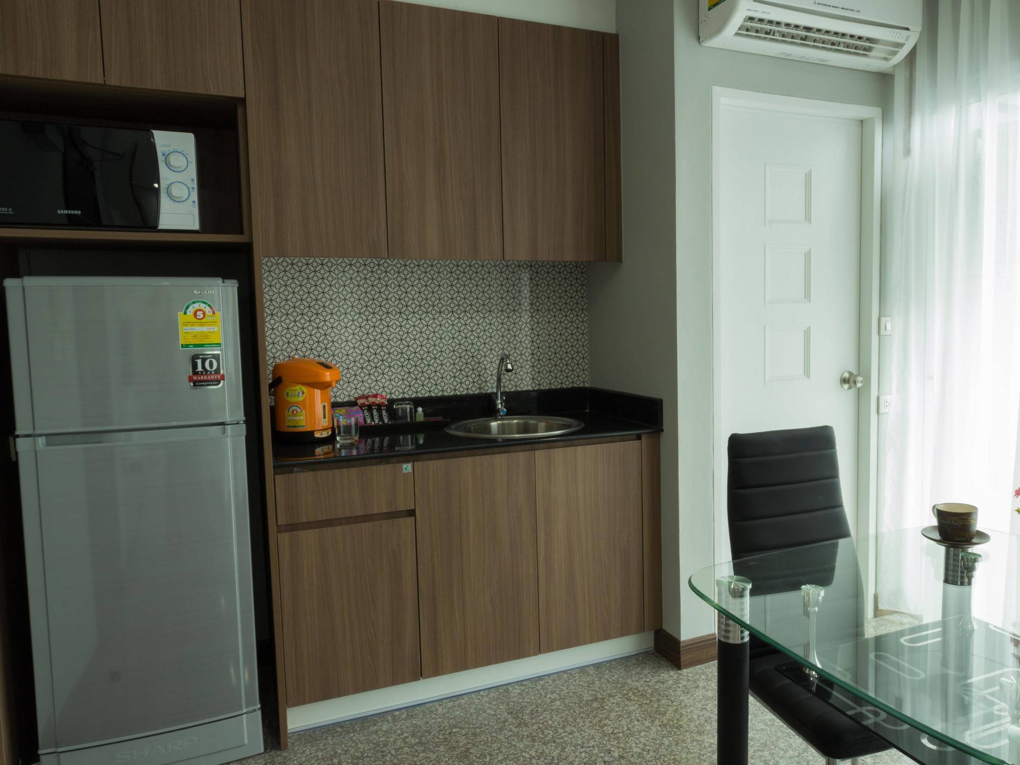 Aparthotel Modernbright Laemchabang Bang Lamung Exteriér fotografie
